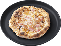 新感覚 燻製くるみの甘辛ピザ