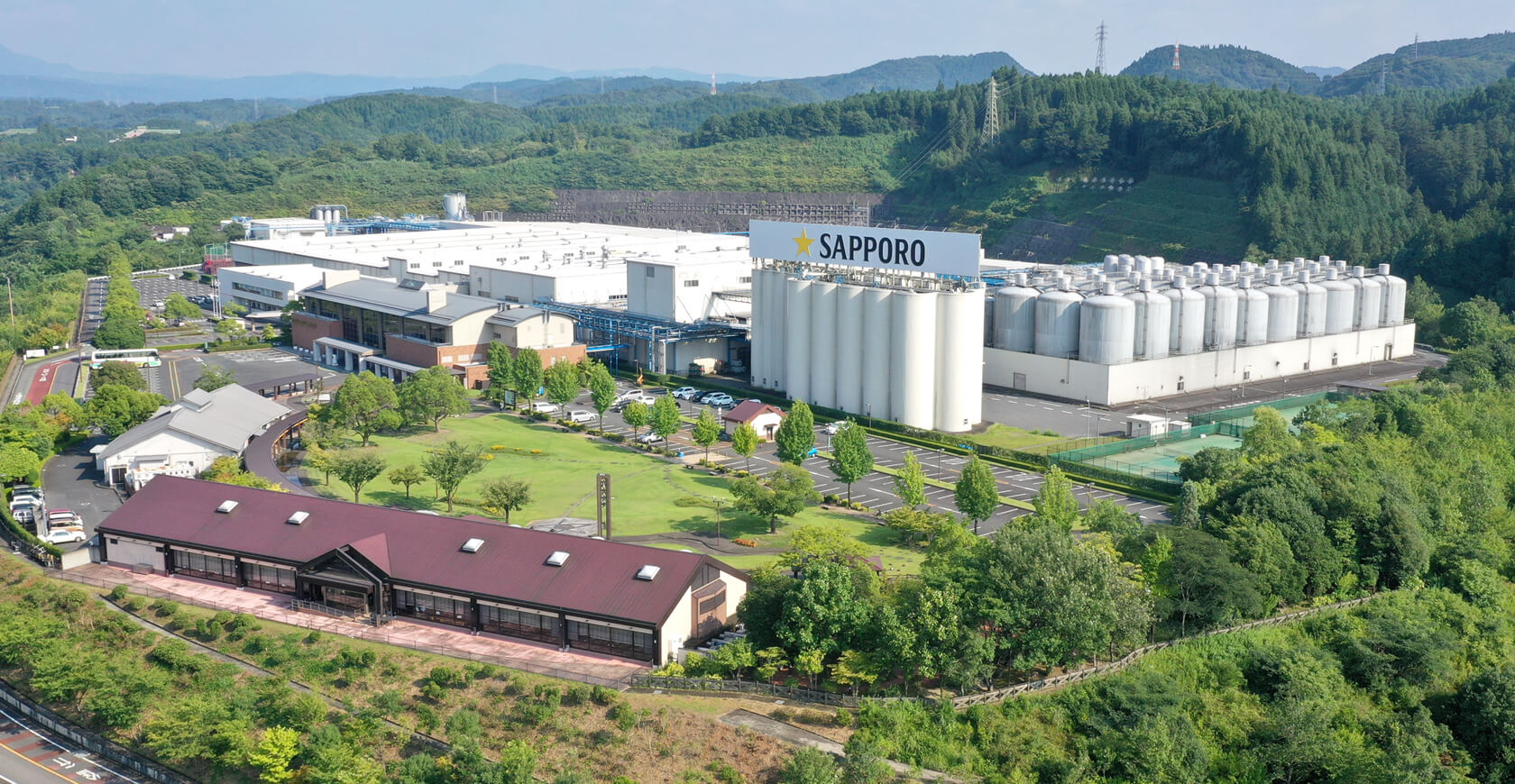 Sapporo Beer Kyushu Hita Factory Facility where you can tour a beer brewery and sample beer!