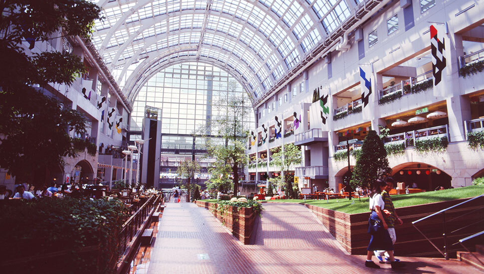 サッポロファクトリーのアトリウム公園