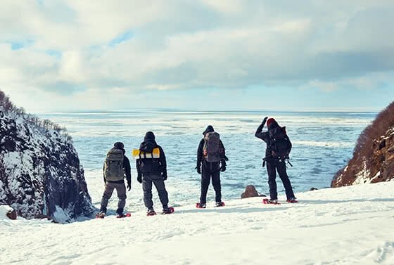 眼下のオホーツク海を流氷が埋め尽くす圧巻の景色に呆然歓喜