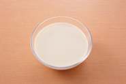 豆乳を使ったさっぱり塩味の中華クリームにするのもおすすめです。作り方は中華あんかけと同様。スープの水を2カップにし、Ａのかわりに豆乳（3/4カップ）、塩（小さじ1/2）、片栗粉（大さじ2）でとろみをつけます。