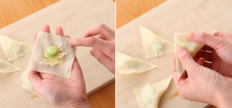 ワンタンの皮1枚にそら豆とチーズをのせ、水溶き小麦粉を端につける。半分に折りたたみ、端をとめる。