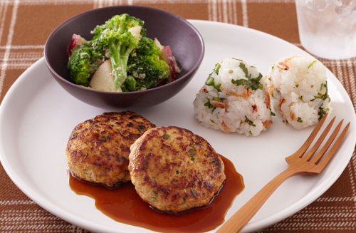 カフェ風　豆腐バーグとおむすびプレート