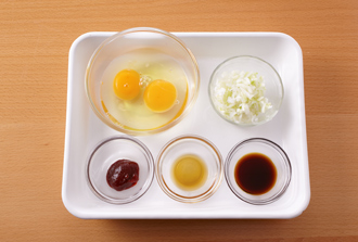 コチュジャン卵だれを作って添え、つけて食べる。