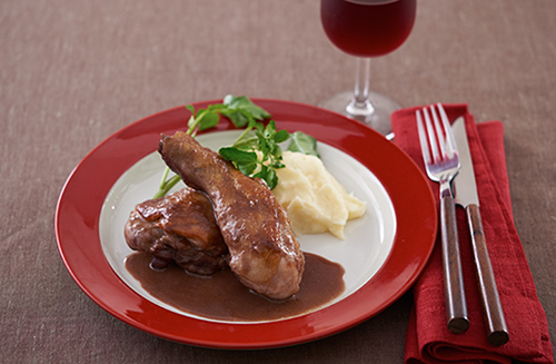 骨つき鶏もも肉の赤ワイン煮