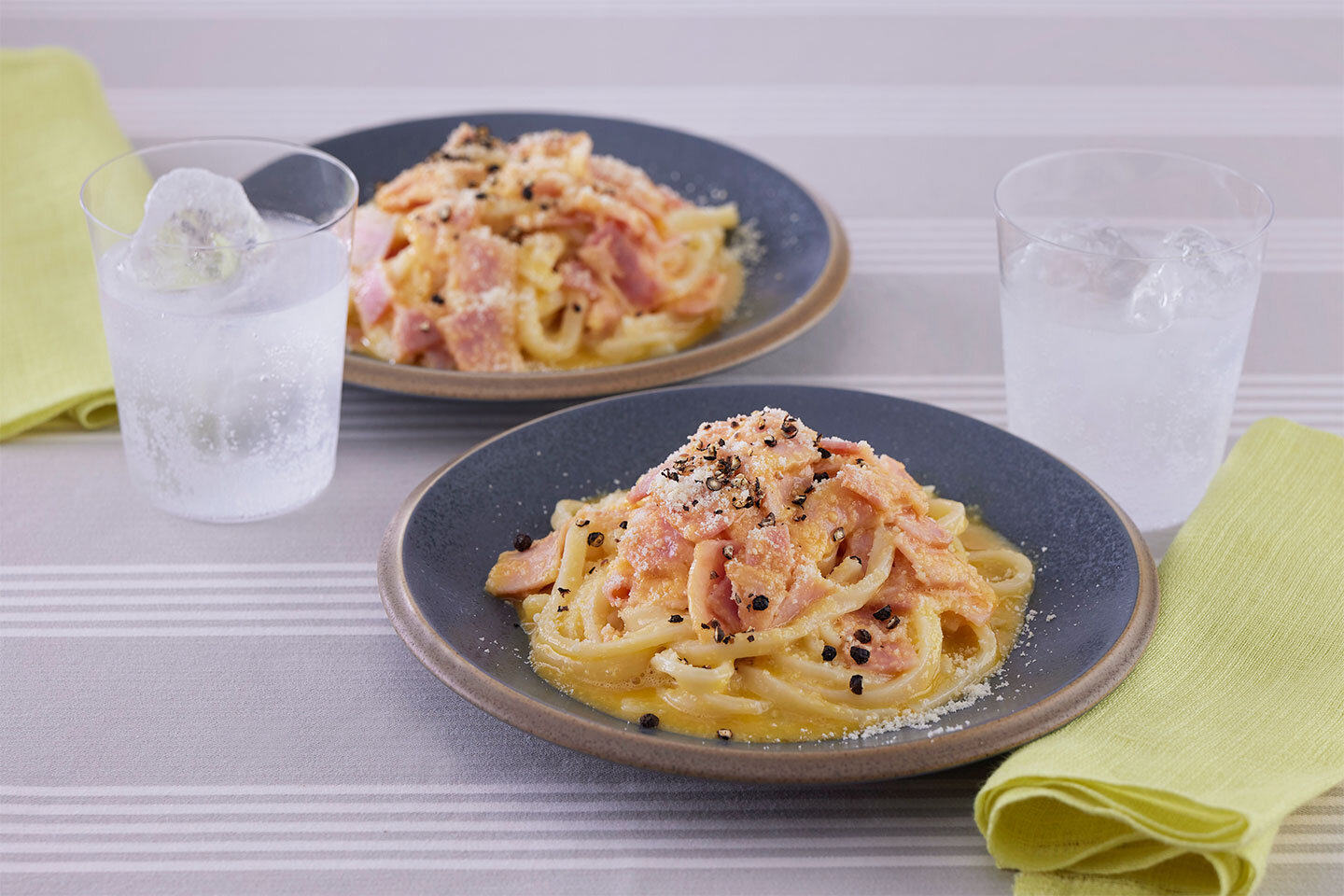 冷凍うどんカルボナーラ