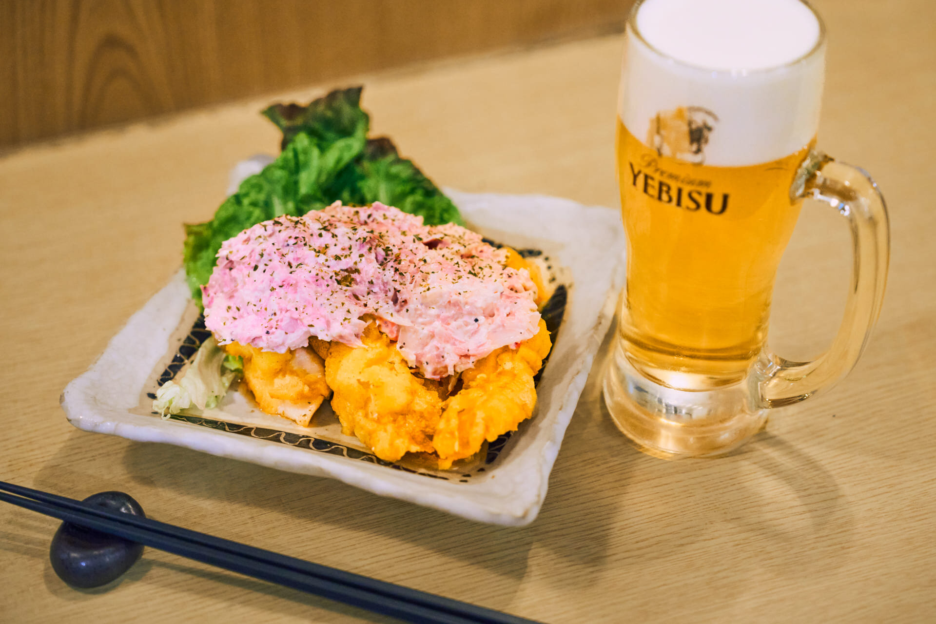 自家製ピンクタルタルたっぷり絶品チキン南蛮 | YEBISU ビアグルメ