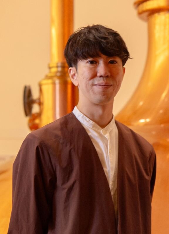醸造に取り組む有友亮太氏